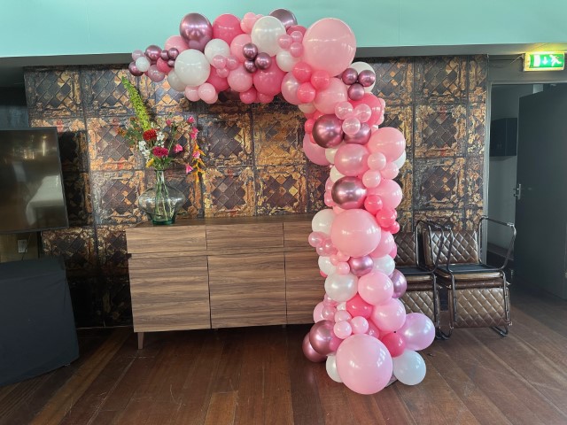 Halve organische boog tbv kraamfeest of babyshower