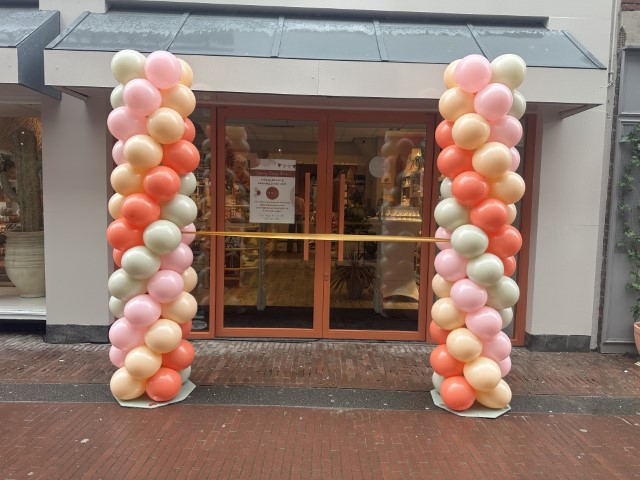Rechte ballonnenpilaren met zachte pasteltinten
